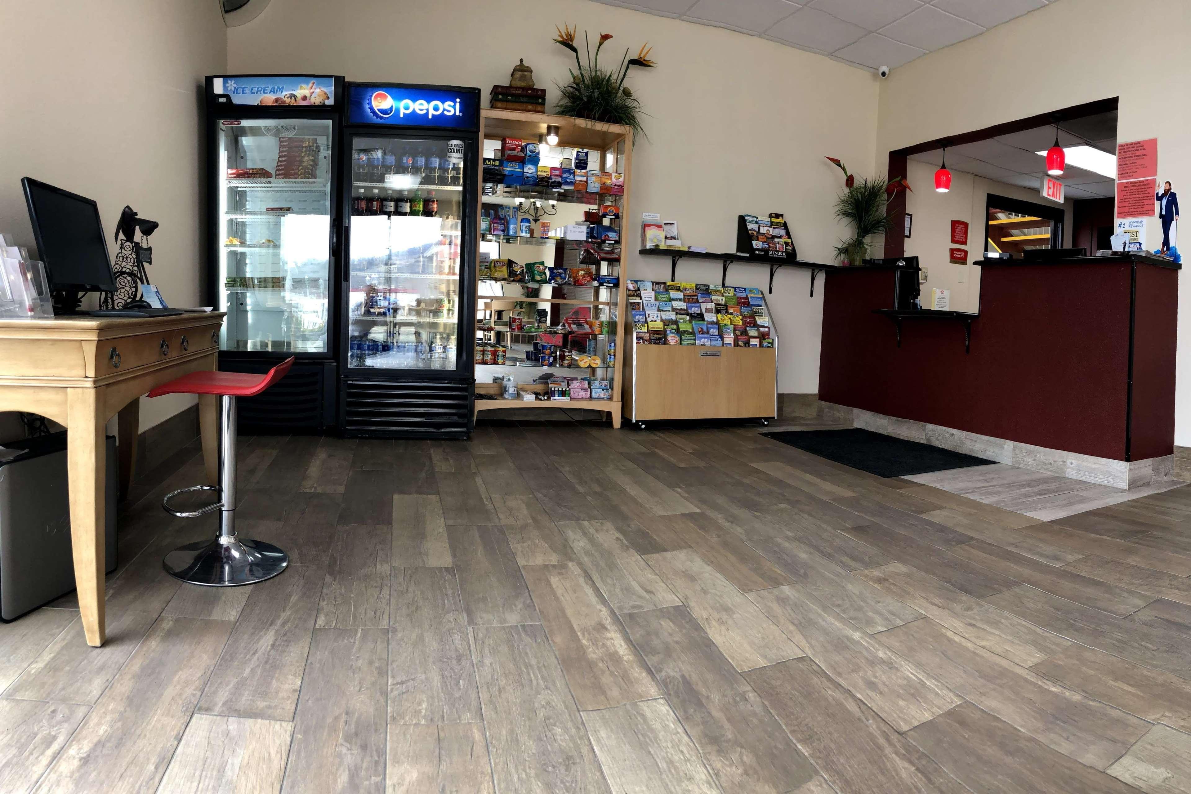 史密斯菲尔德塞尔玛欢朋酒店 士美非路 外观 照片